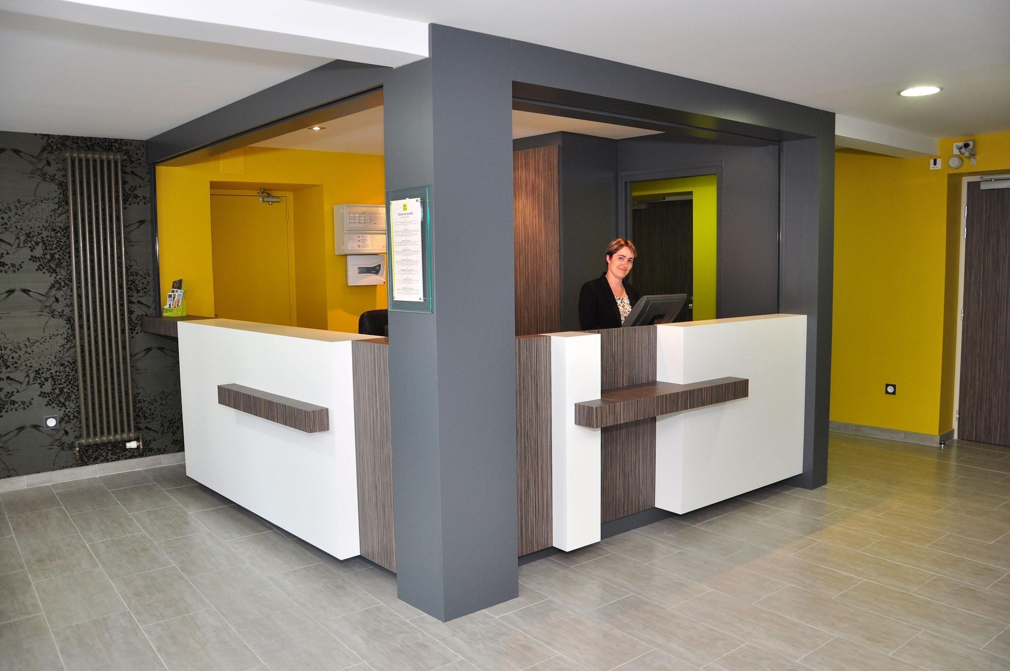 Logis Hotel A La Bonne Auberge لافال المظهر الخارجي الصورة