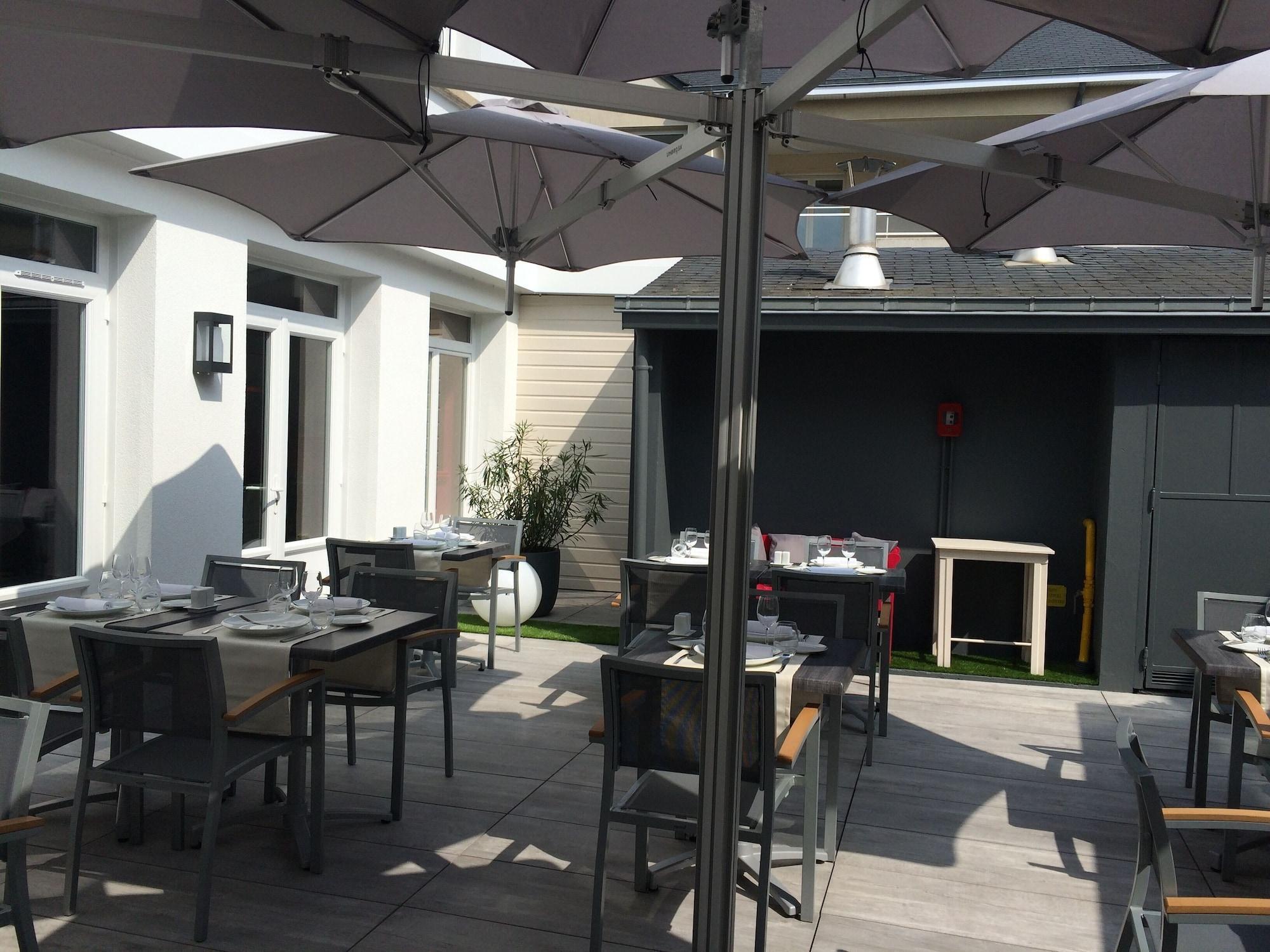 Logis Hotel A La Bonne Auberge لافال المظهر الخارجي الصورة