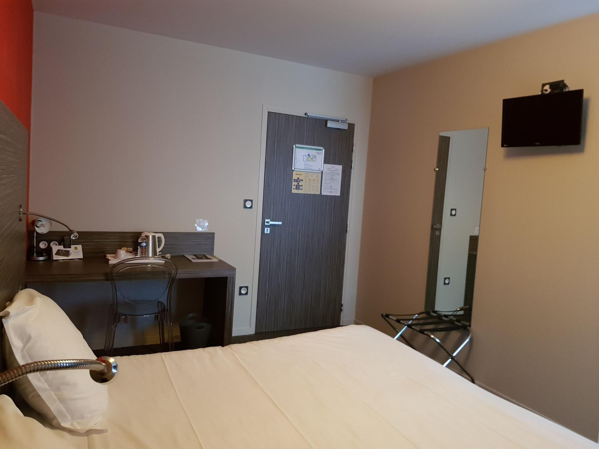 Logis Hotel A La Bonne Auberge لافال المظهر الخارجي الصورة